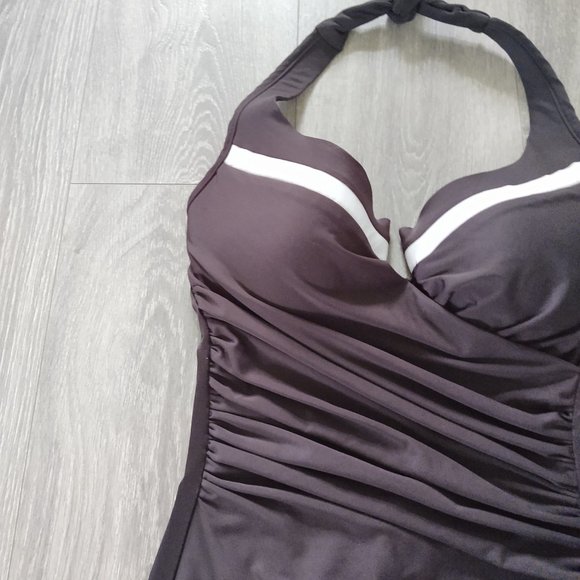 MagicSuit Notch Detail Halter Top One Piece Swimsuit Size 8 DD - Picture 5 of 13